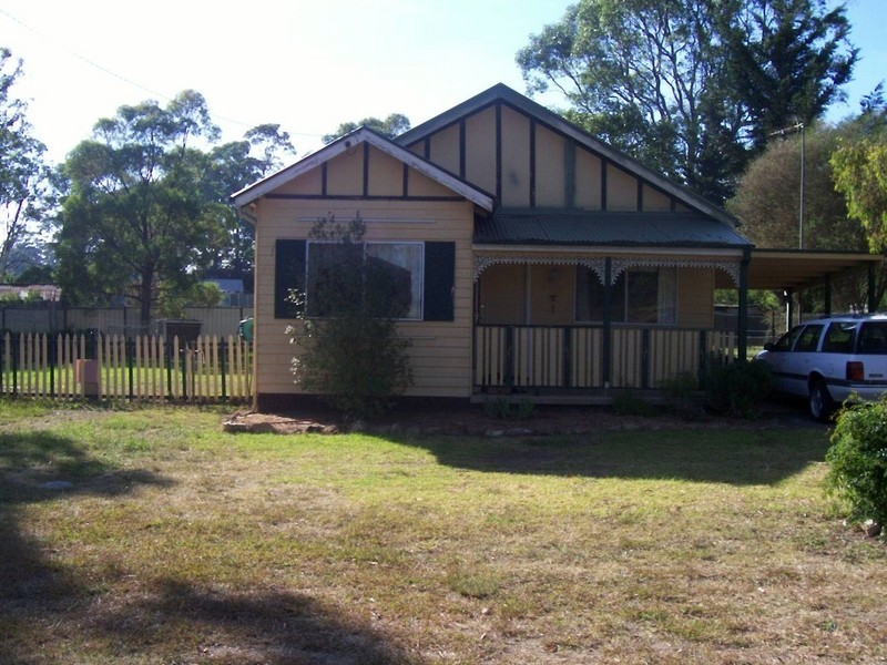 2 Richard Street, Marulan NSW 2579