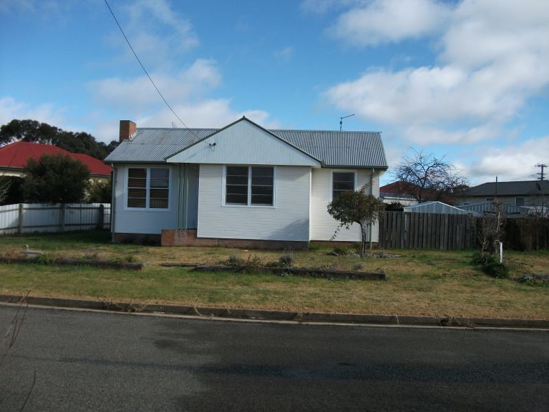 3 Darcy Crescent, Goulburn NSW 2580