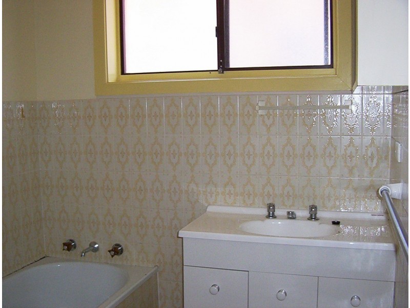 18 Kenmore Street, Goulburn NSW 2580