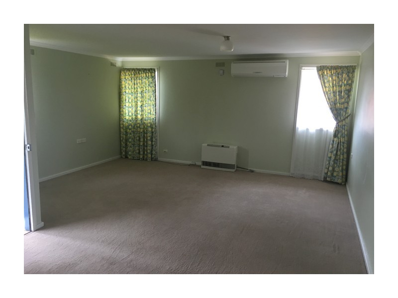 3 Strathallen Crescent, Goulburn NSW 2580
