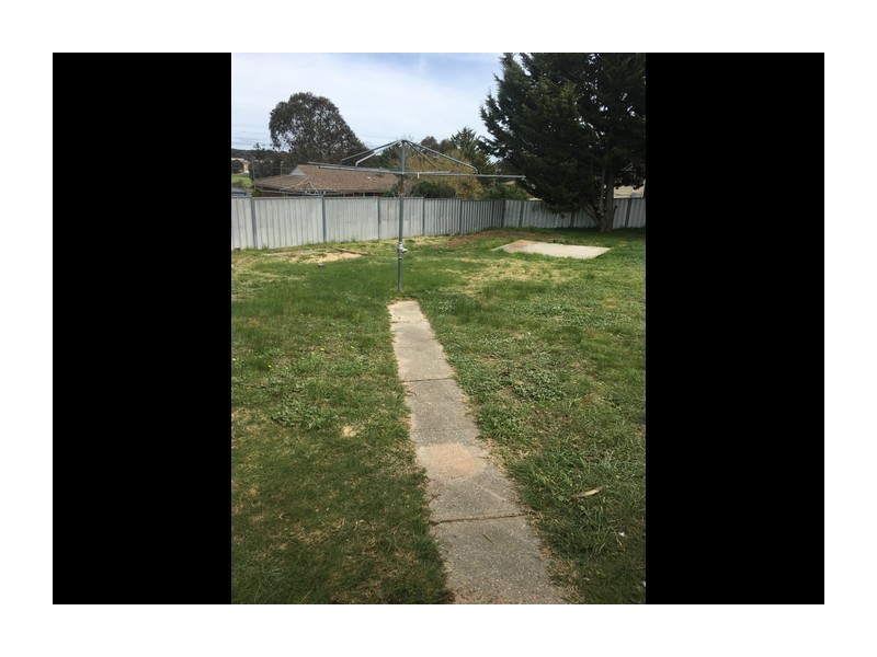 3 Strathallen Crescent, Goulburn NSW 2580
