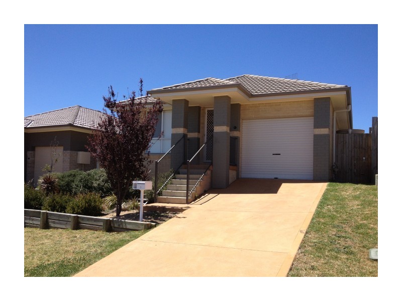 5 Stombuco Place, Goulburn NSW 2580