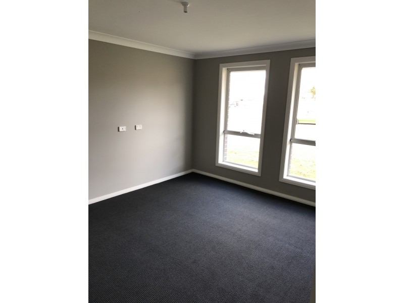 5 Stombuco Place, Goulburn NSW 2580