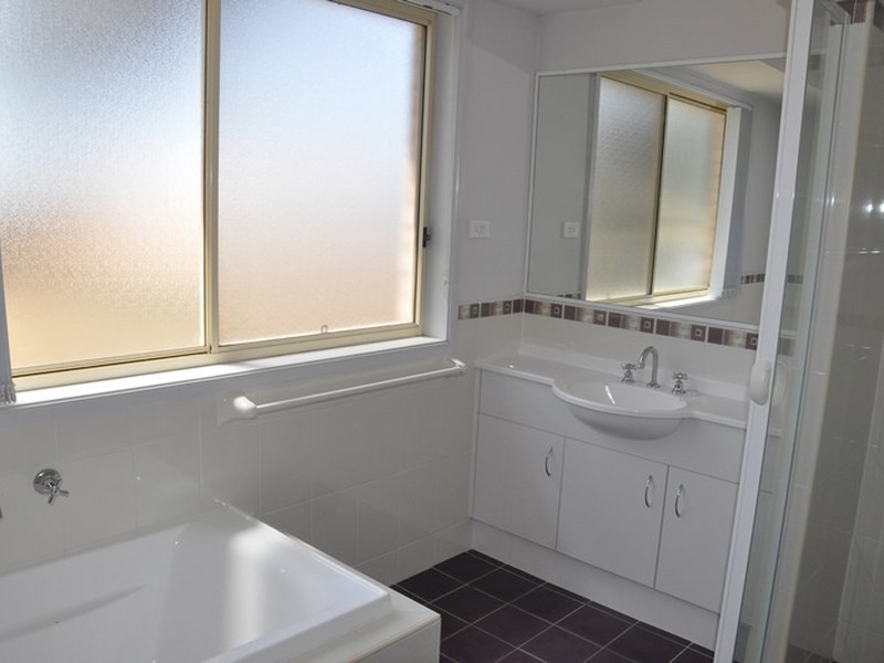 3B Ivy Lea Place, Goulburn NSW 2580