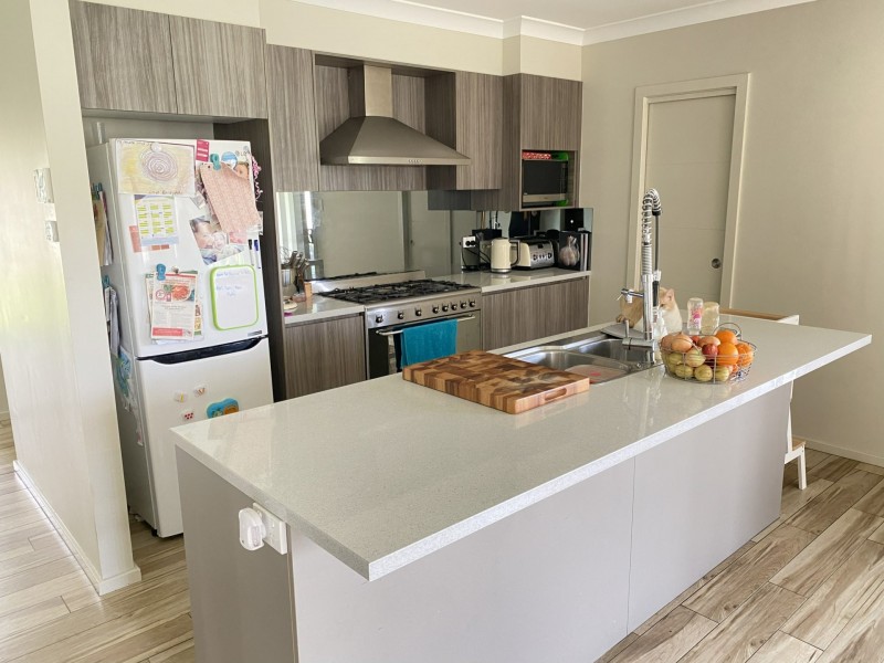 8 Lucas Close, Goulburn NSW 2580