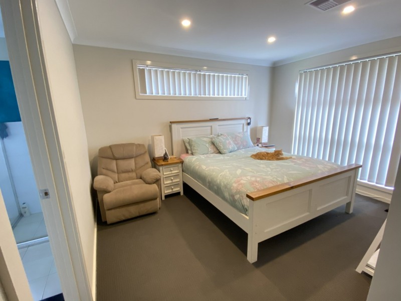 8 Lucas Close, Goulburn NSW 2580