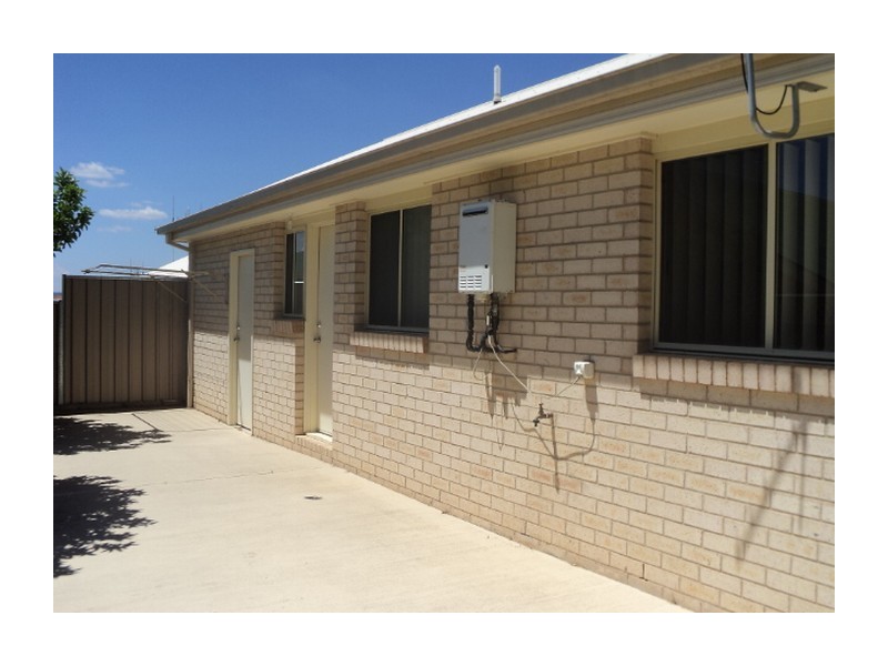 2/19 Faithfull Street, Goulburn NSW 2580