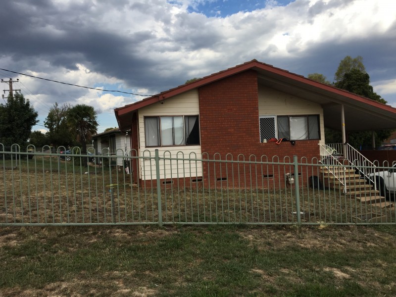 33 Gourock Avenue, Goulburn NSW 2580