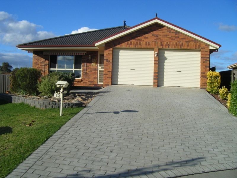 12 Samuel Place, Goulburn NSW 2580