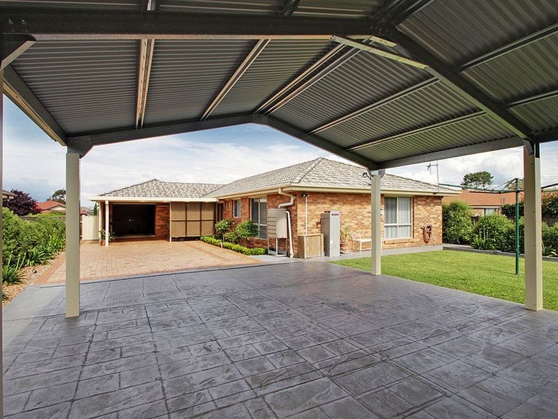 8 Paradise Place, Goulburn NSW 2580