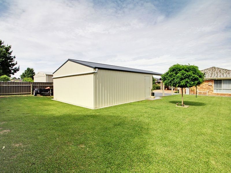 8 Paradise Place, Goulburn NSW 2580
