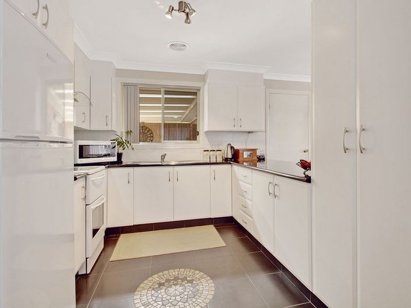 8 Paradise Place, Goulburn NSW 2580