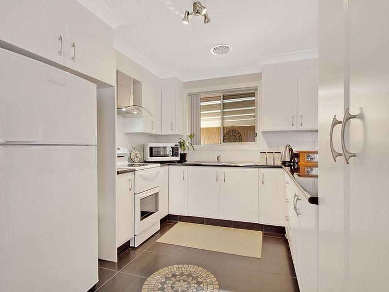 8 Paradise Place, Goulburn NSW 2580