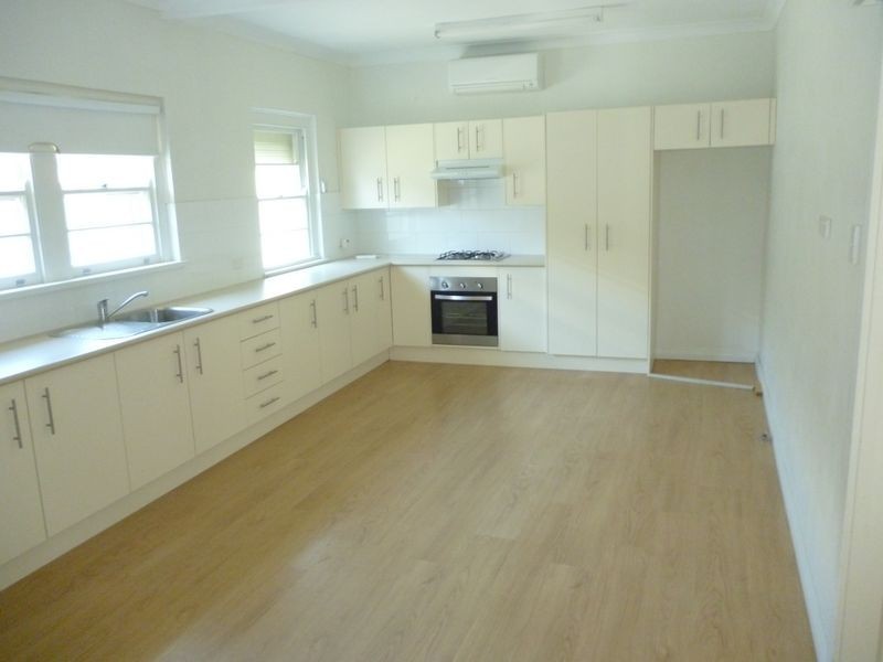 86 Clinton Street, Goulburn NSW 2580