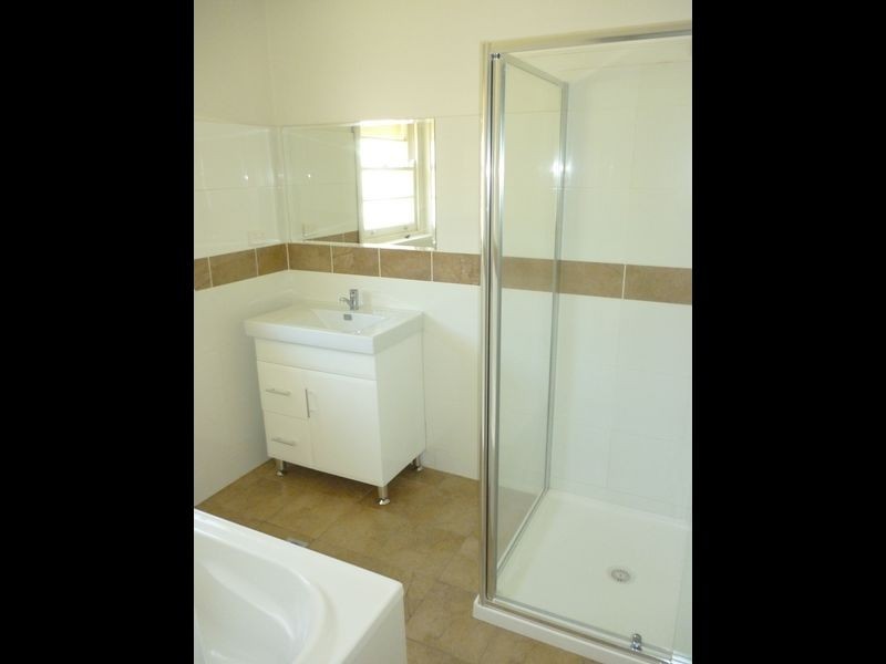 86 Clinton Street, Goulburn NSW 2580