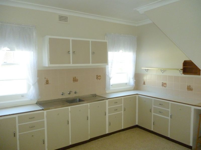 13 Victoria Street, Goulburn NSW 2580