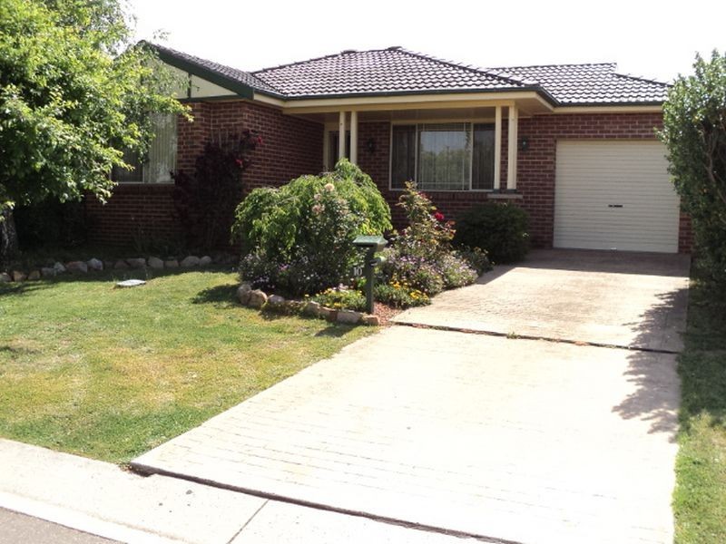 10 Beverly Close, Goulburn NSW 2580