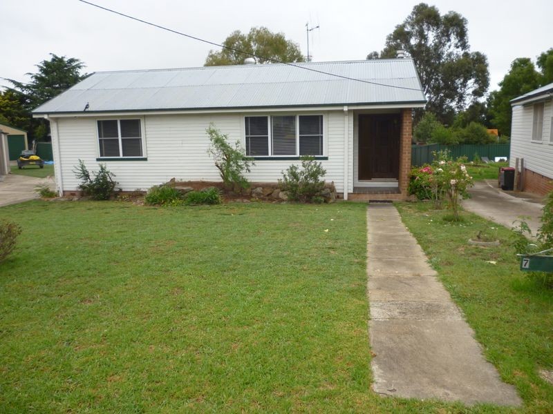 7 Tara Place, Goulburn NSW 2580