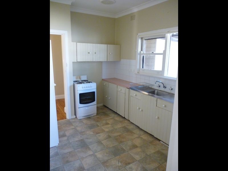 4 Neville Street, Goulburn NSW 2580