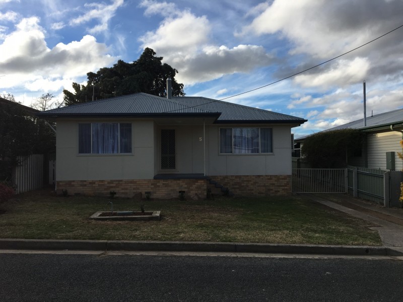 5 Betts Street, Goulburn NSW 2580
