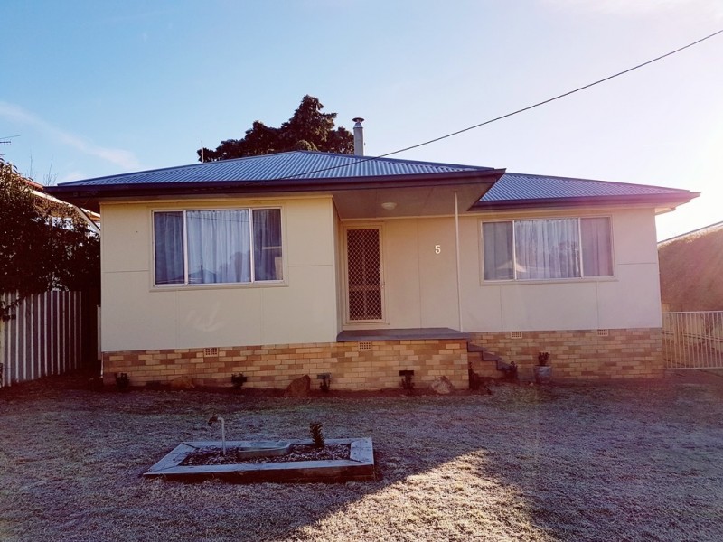 5 Betts Street, Goulburn NSW 2580