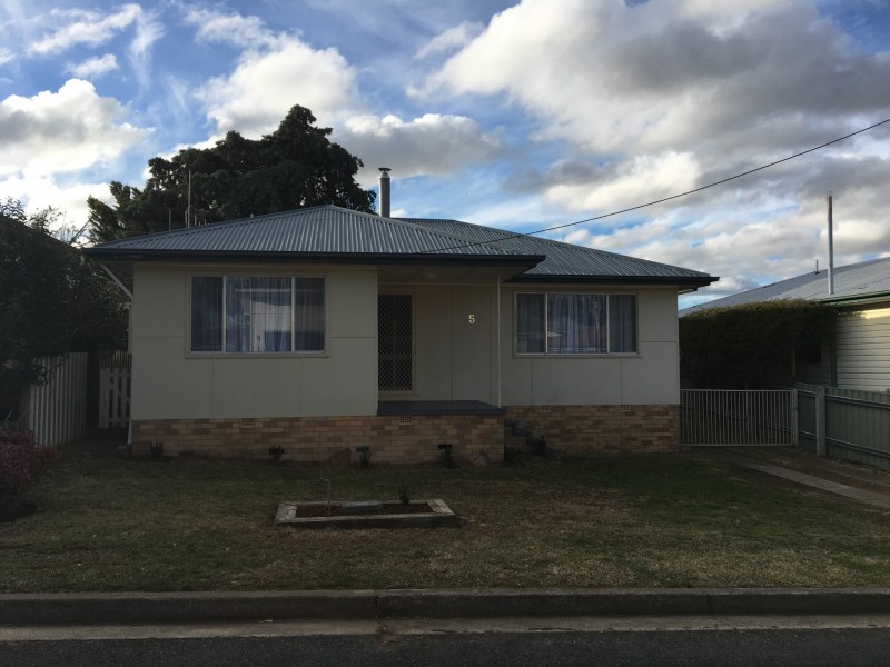 5 Betts Street, Goulburn NSW 2580