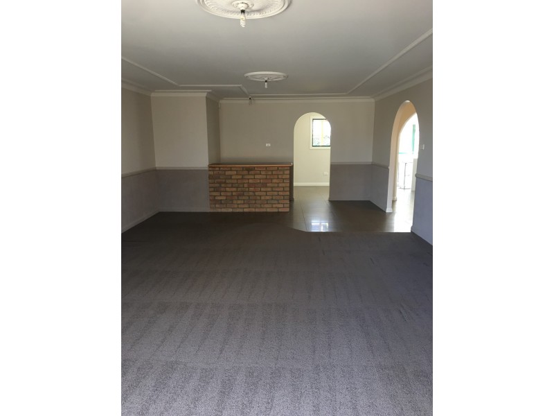 4 Paradise Place, Goulburn NSW 2580