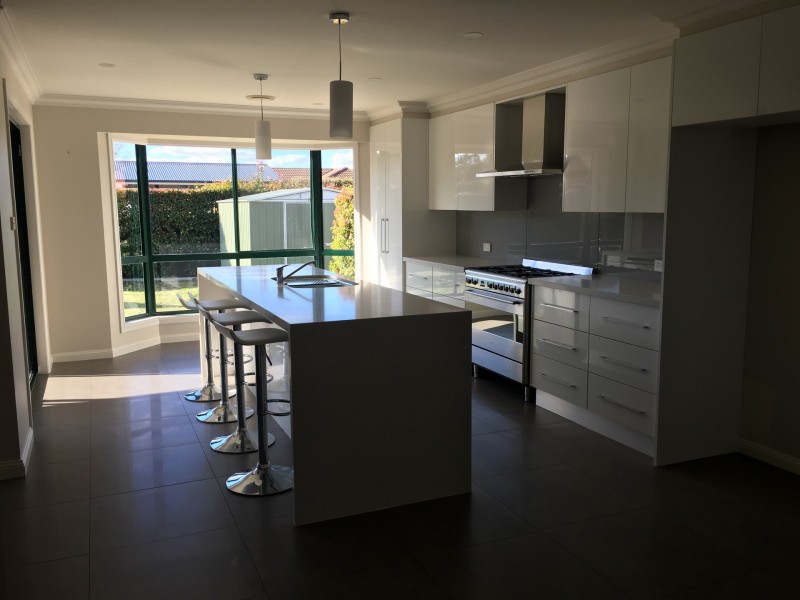 4 Paradise Place, Goulburn NSW 2580