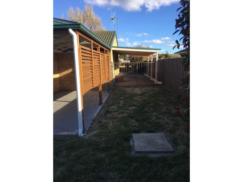 4 Paradise Place, Goulburn NSW 2580