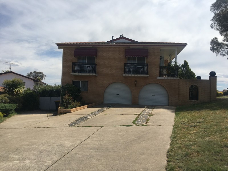 10 Yarrowlow Street, Goulburn NSW 2580