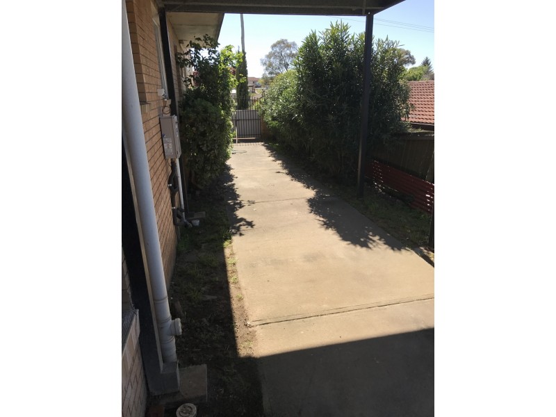 10 Yarrowlow Street, Goulburn NSW 2580