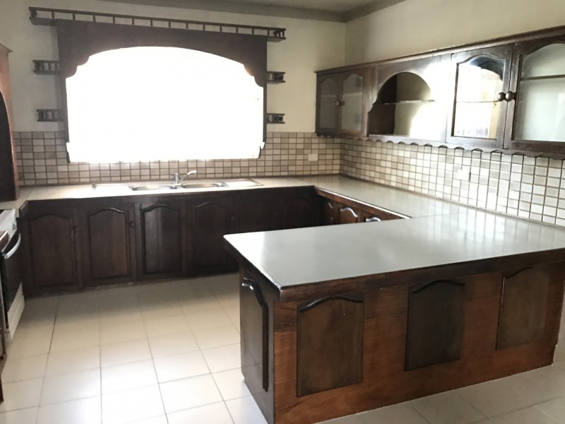 10 Yarrowlow Street, Goulburn NSW 2580