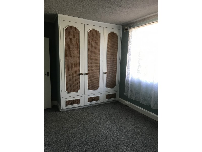 10 Yarrowlow Street, Goulburn NSW 2580