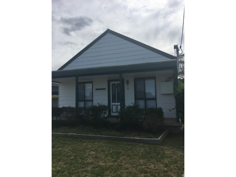 12 Cressy Street, Goulburn NSW 2580