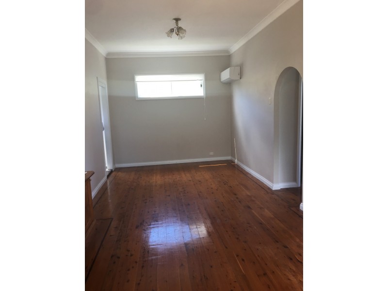 12 Cressy Street, Goulburn NSW 2580