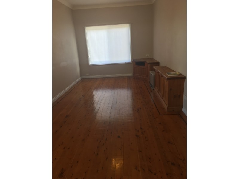 12 Cressy Street, Goulburn NSW 2580