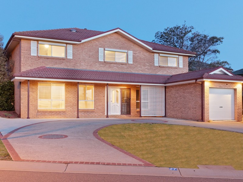 27 Amaroo Place, Goulburn NSW 2580