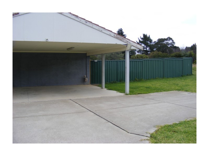 Villa 3 an Wollondilly Avenue, Goulburn NSW 2580