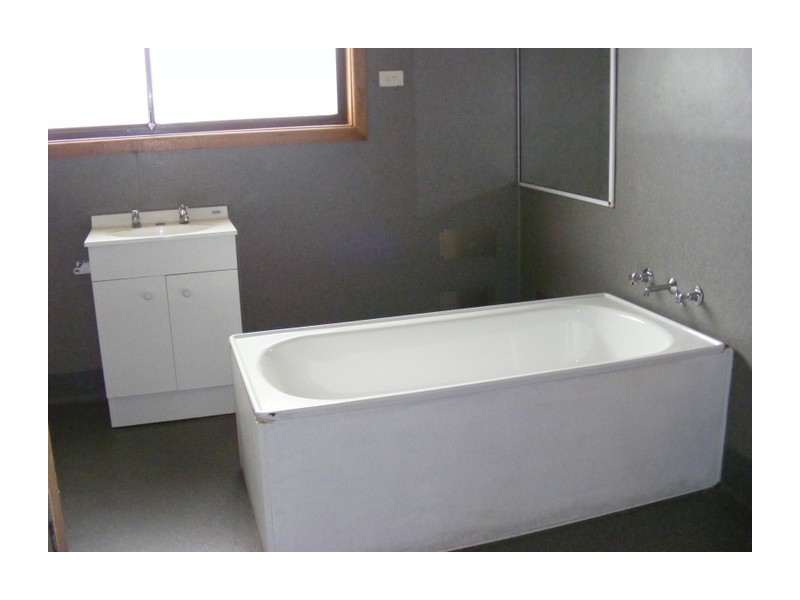 Villa 3 an Wollondilly Avenue, Goulburn NSW 2580