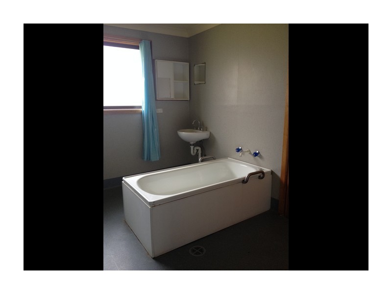 1 Wollondilly Avenue, Goulburn NSW 2580