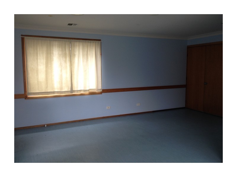 1 Wollondilly Avenue, Goulburn NSW 2580