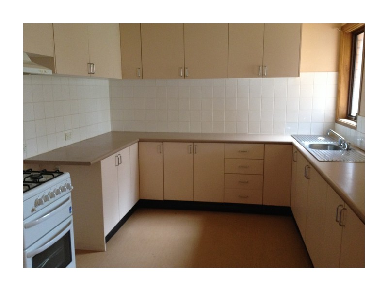 2 Wollondilly Avenue, Goulburn NSW 2580