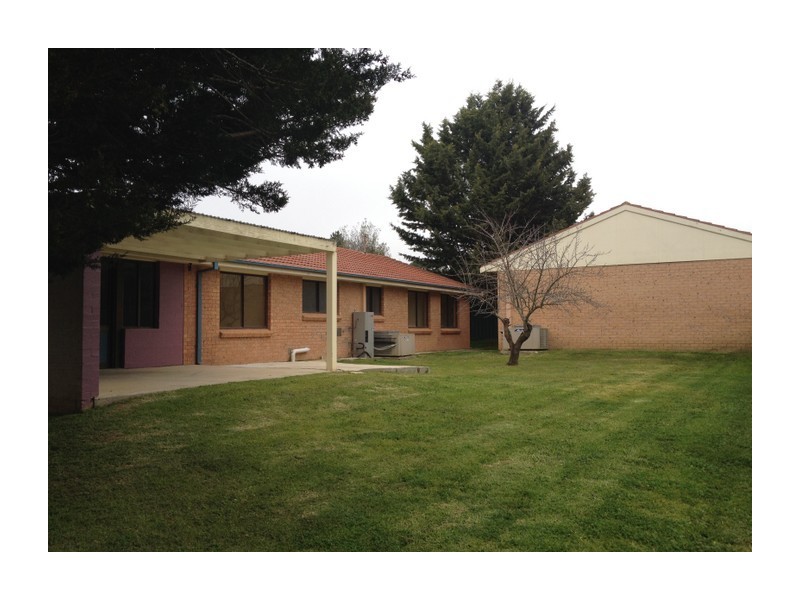 5 Wollondilly Avenue, Goulburn NSW 2580