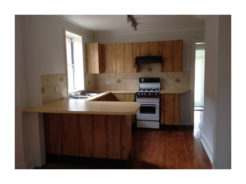 7 Lithgow Street, Goulburn NSW 2580