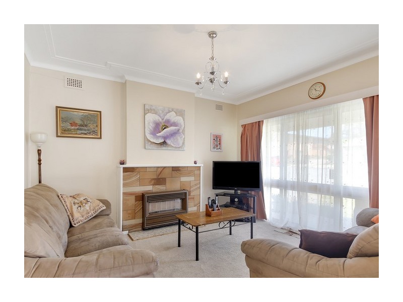 11 Robinson Street, Goulburn NSW 2580