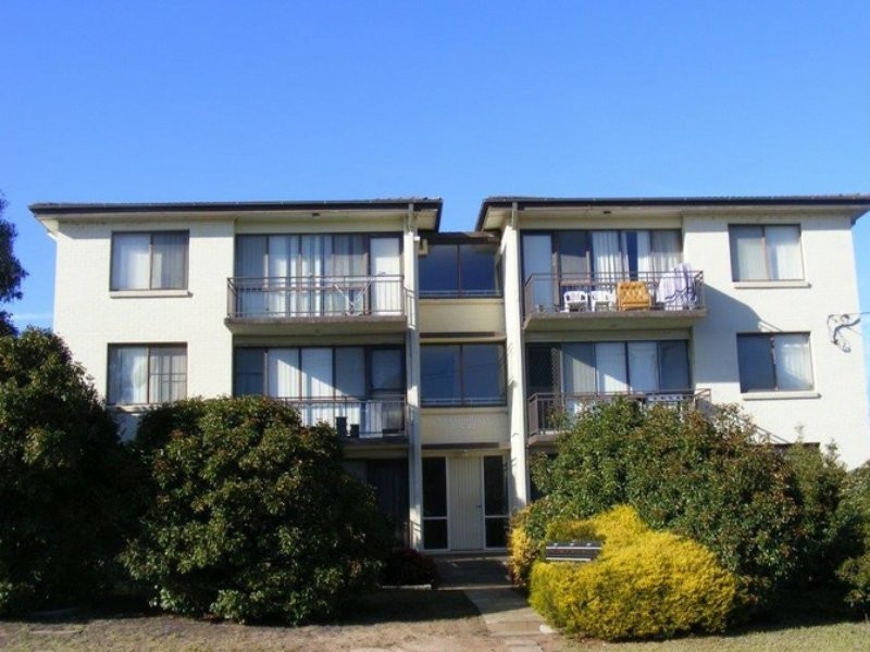2/11 Queen Street, Goulburn NSW 2580