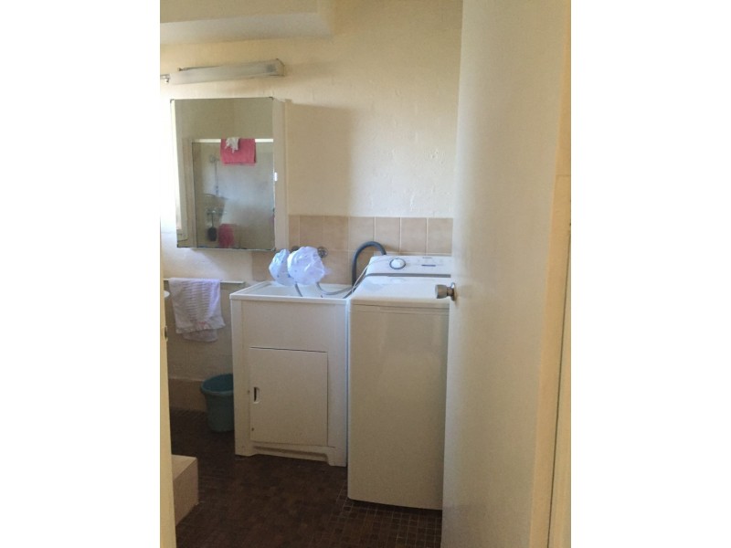 2/11 Queen Street, Goulburn NSW 2580
