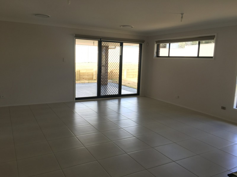 5 Swan Loop, Goulburn NSW 2580