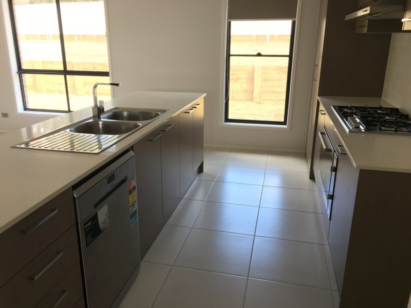 5 Swan Loop, Goulburn NSW 2580