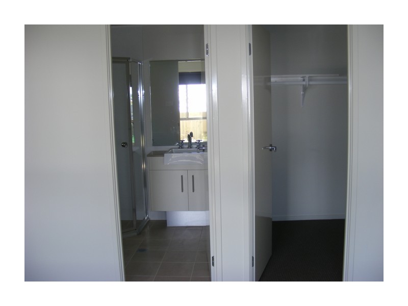 11 McAlroy Place, Goulburn NSW 2580